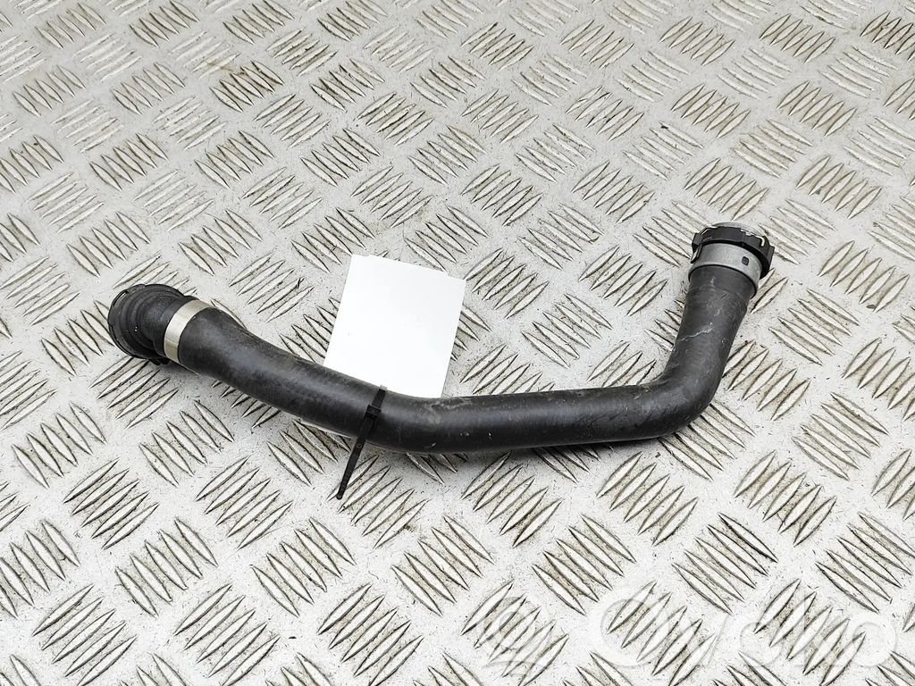 Mercedes-Benz E W213 Tubo flessibile del liquido di raffreddamento del motore 
