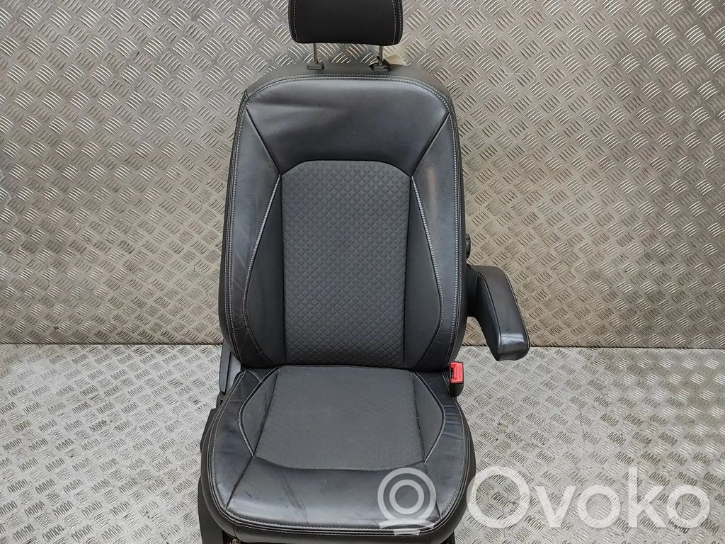 Beifahrersitz   CN15A608A14DK
