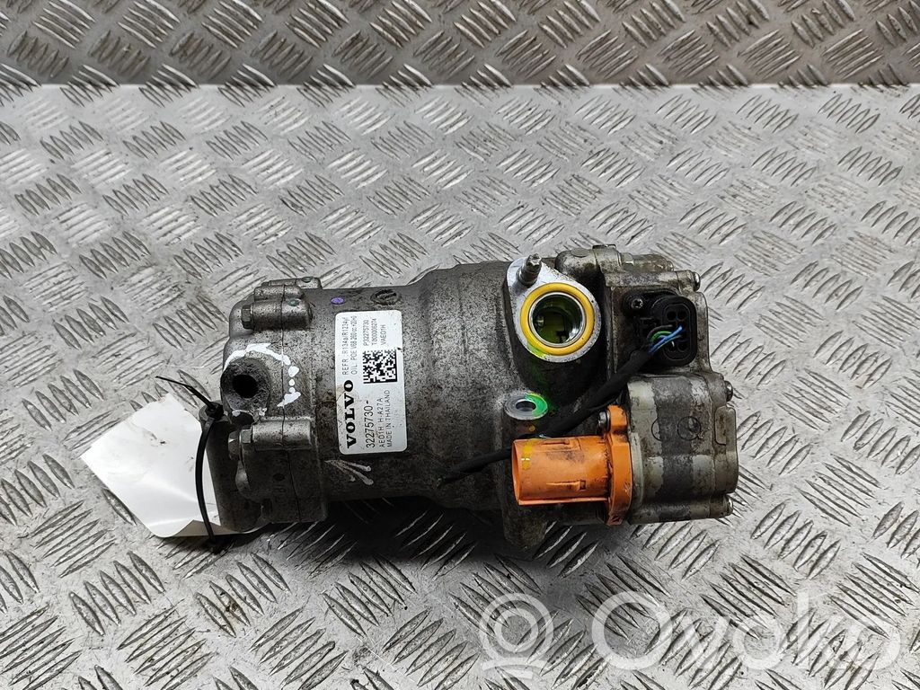 Kompresor / Sprężarka klimatyzacji A/C   32275730