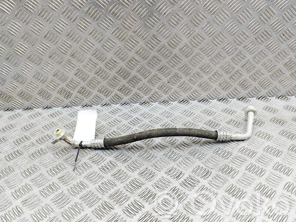 Ilmastointilaitteen putki (A/C)   32226959