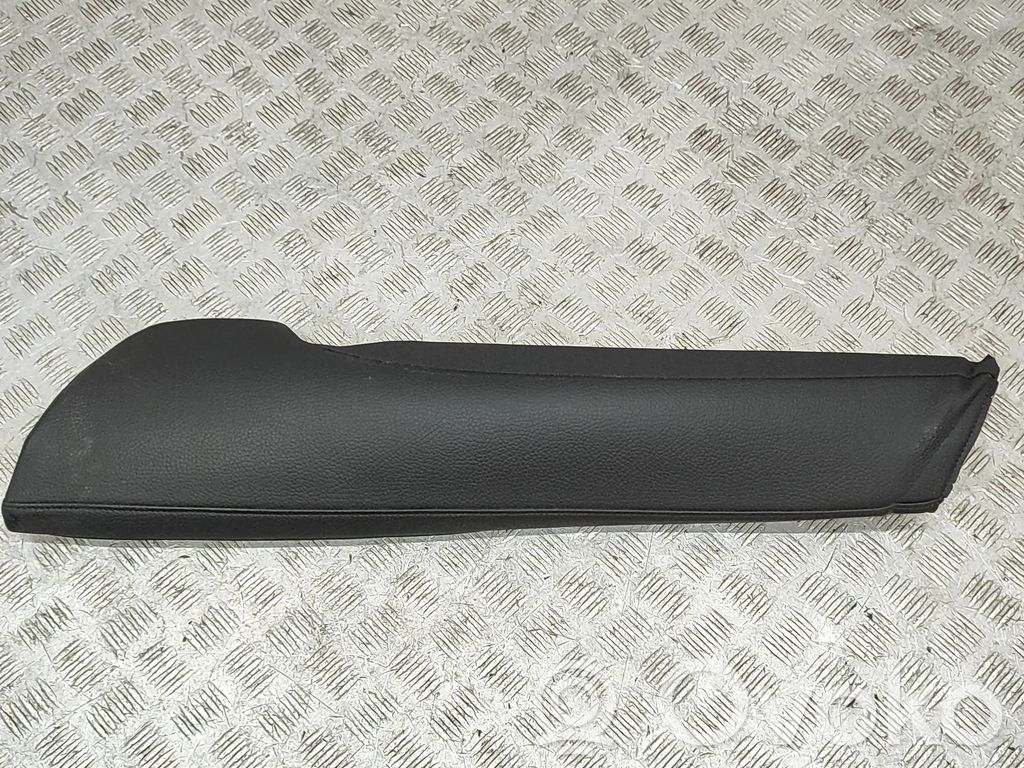 Volvo XC60 Rivestimento inferiore laterale del sedile posteriore 