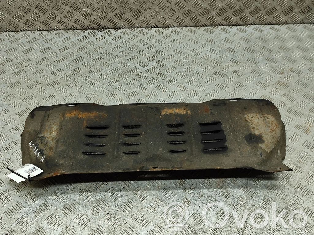 Engine splash shield/under tray   XM345C076CB