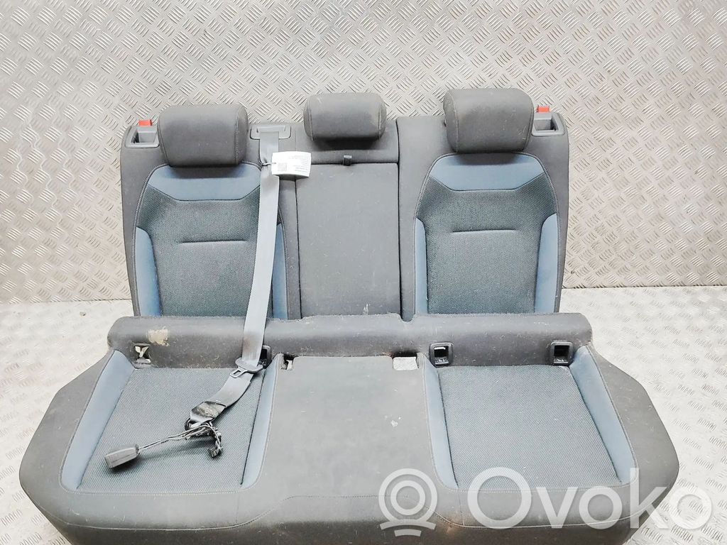 Takaistuin   5Q0885321B,5Q0885503Q,5Q0885504CA