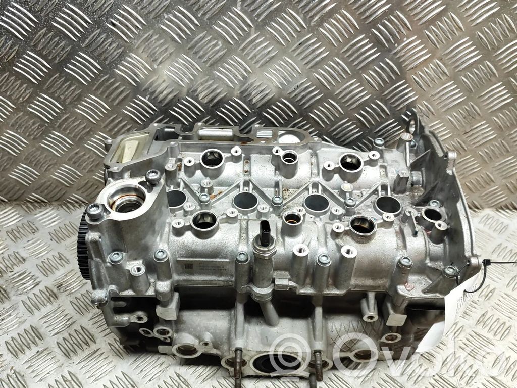 Volkswagen T-Roc Engine head 