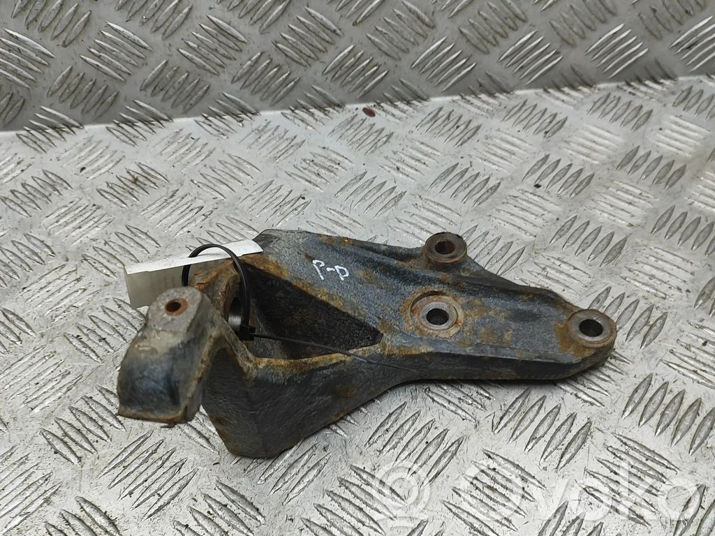 Iveco Daily 6th gen Engine mounting bracket 