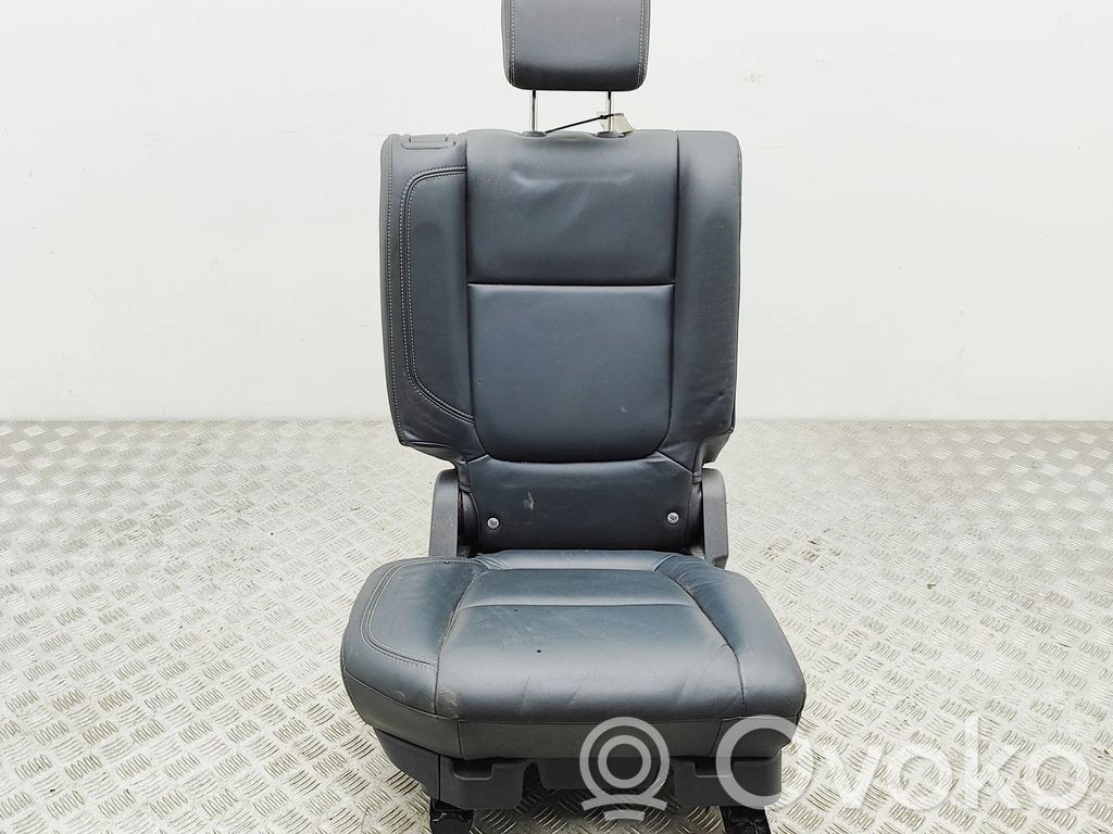 Mitsubishi Outlander Takaistuin 