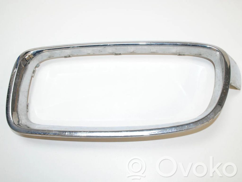 BMW 3 F30 F35 F31 Etupuskurin ylempi jäähdytinsäleikkö 