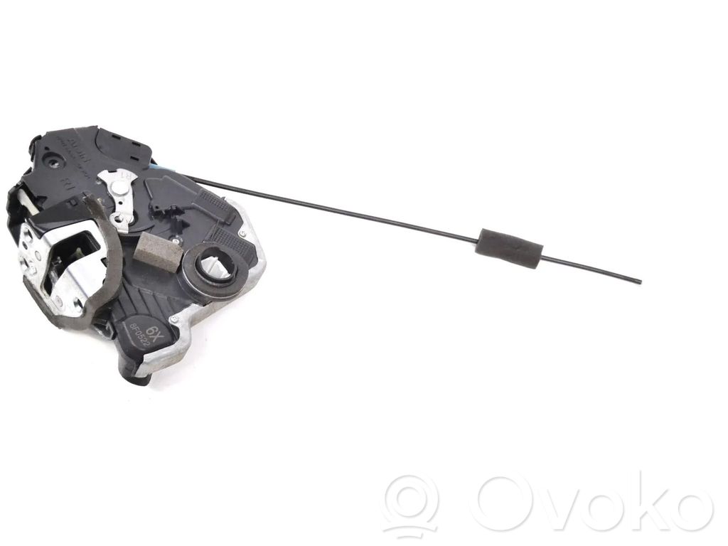 Zamek drzwi przednich   8F0522