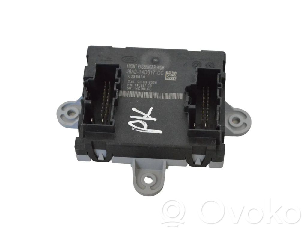 Unité de commande module de porte   J8A214D617CC