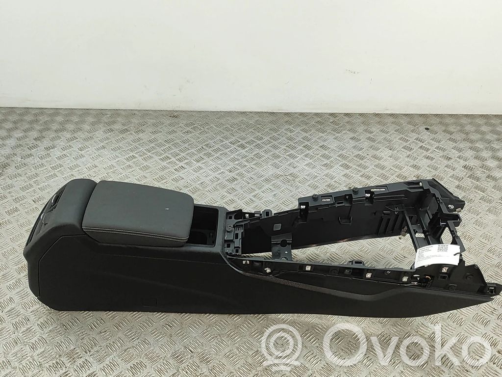 Audi A5 Center console 