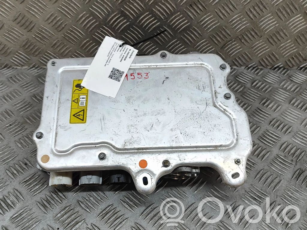 Inversor/convertidor de voltaje   104967800G
