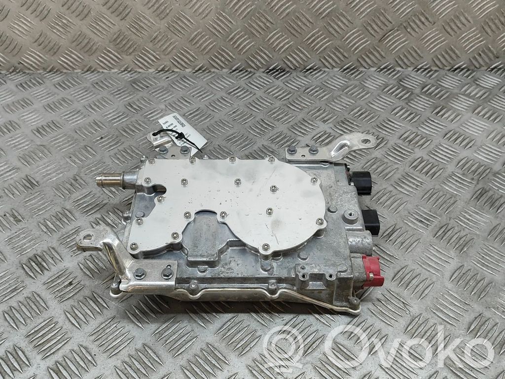 Inversor/convertidor de voltaje   106098500C