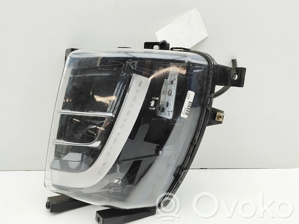 Tesla Model X Miglas lukturis priekšā 