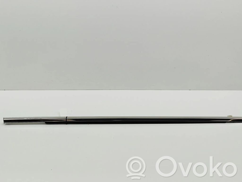 Hyundai i40 Listwa / Uszczelka szyby drzwi przesuwanych 