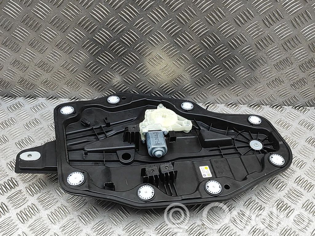 Skoda Enyaq iV Mechanizm podnoszenia szyby tylnej bez silnika 
