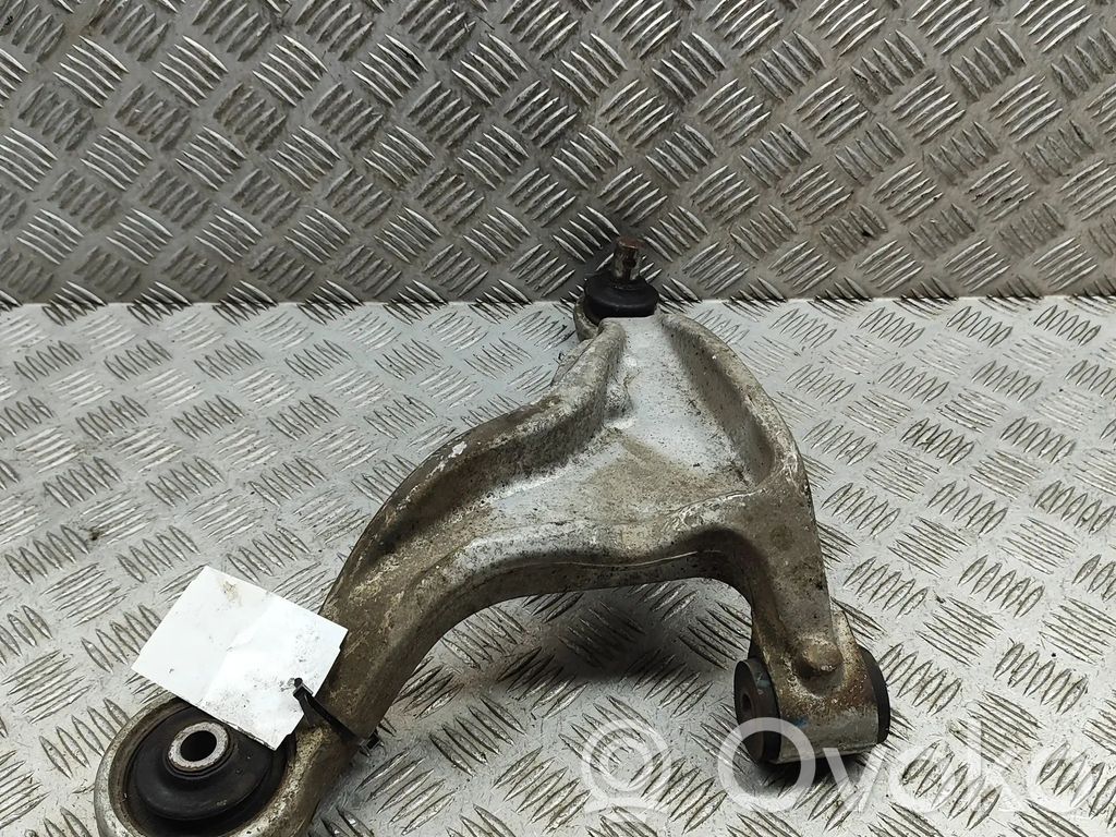 Mitsubishi Lancer Plaukti un sviras 