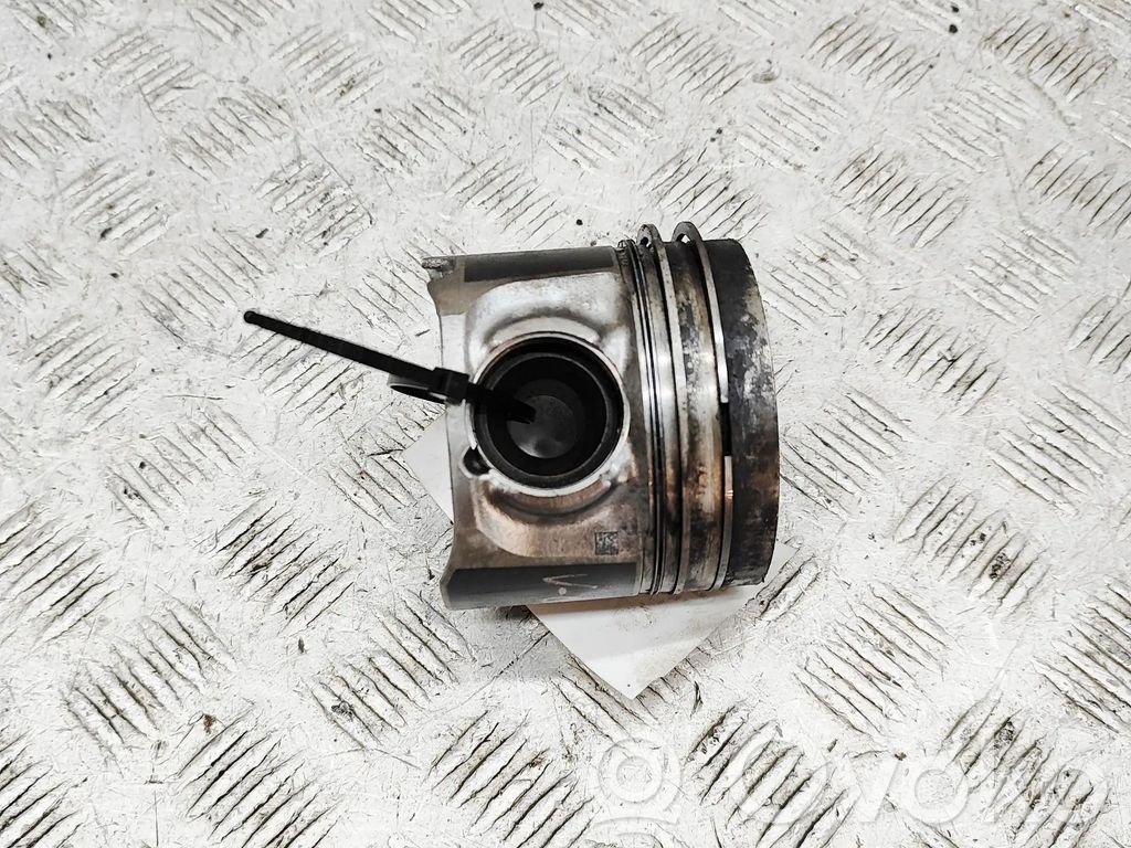 BMW 6 F12 F13 Piston 