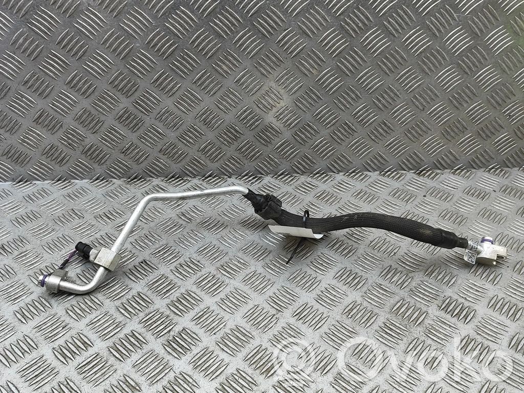 Porsche Taycan 9J1 Tubo flessibile aria condizionata (A/C) 