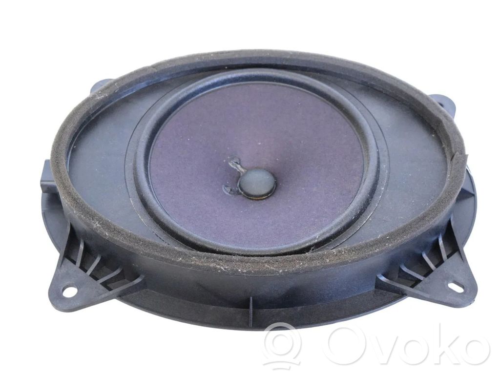 Subaru Outback (BS) Front door speaker 