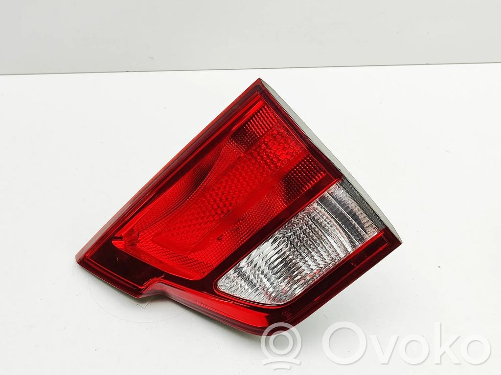 Jeep Grand Cherokee Lampy tylnej klapy bagażnika 
