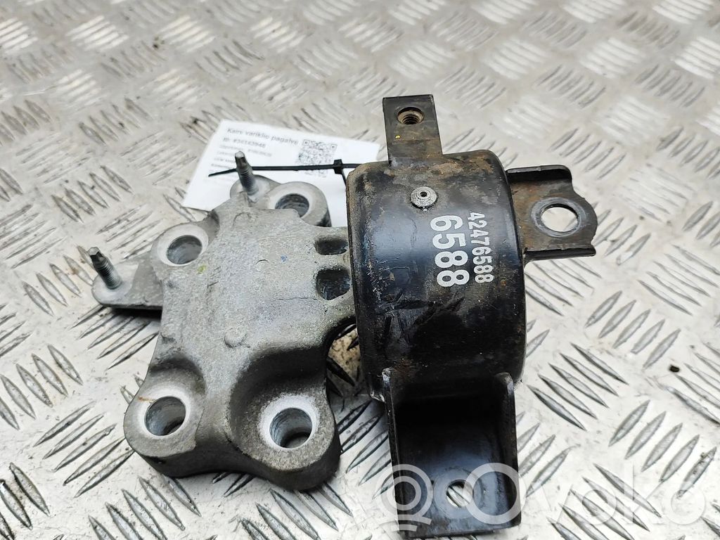 Opel Mokka Engine mount bracket 