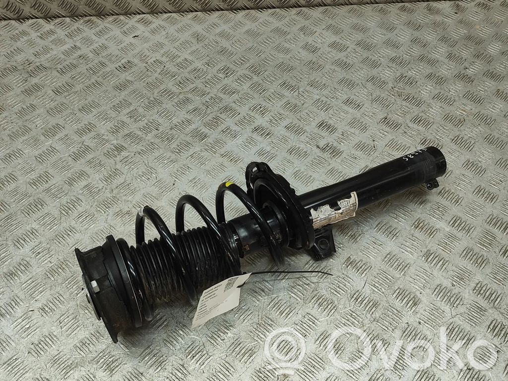 Audi Q3 F3 Amortyzator przedni 
