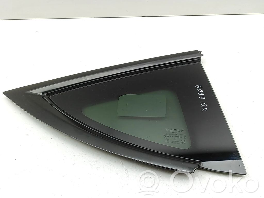 Tesla Model Y Rear side window 