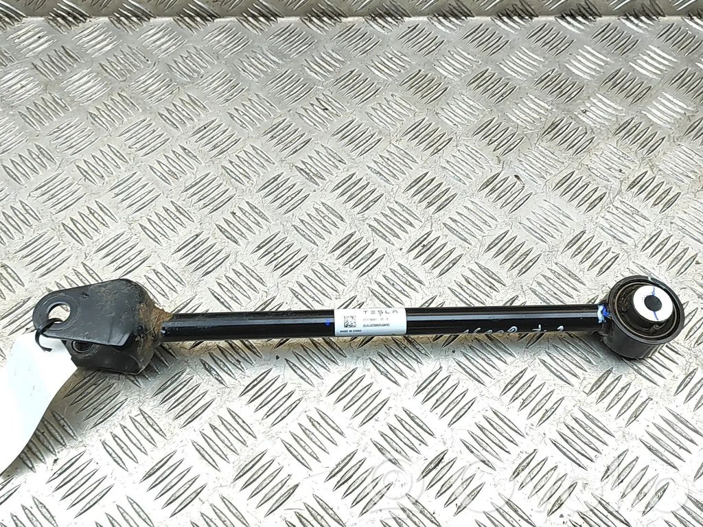 Tesla Model Y Juniper Galinė šakė 