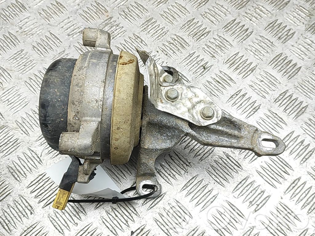 Audi RS6 C8 Engine mount bracket 