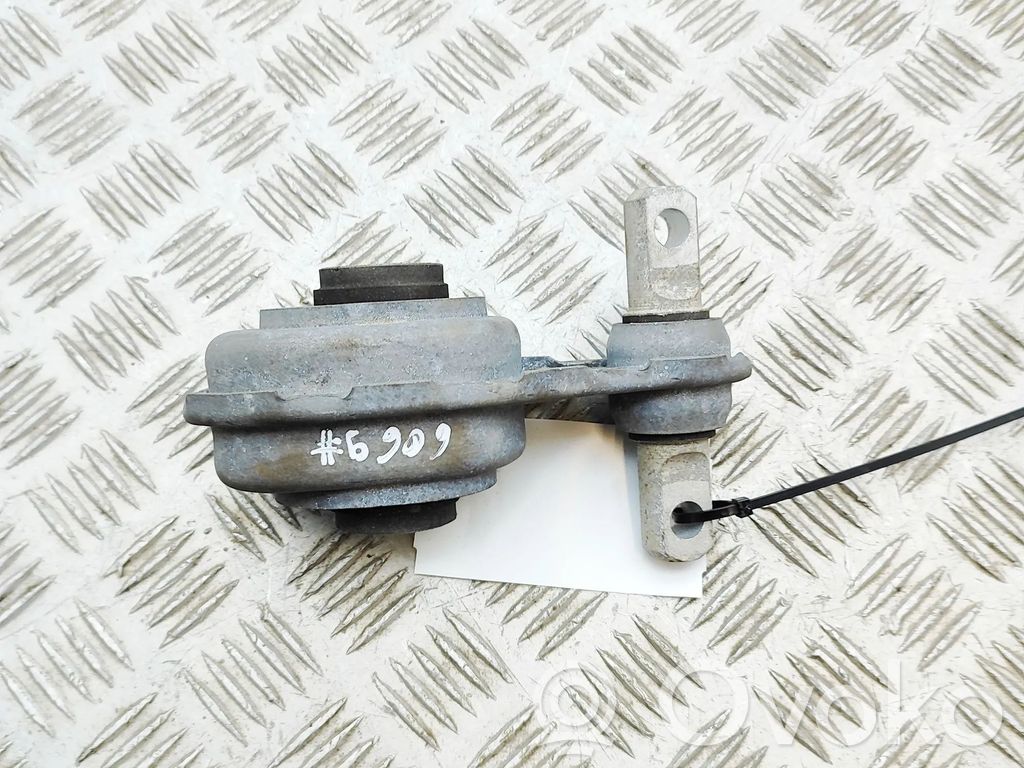 Mercedes-Benz GLA H247 Suport tampon motor
