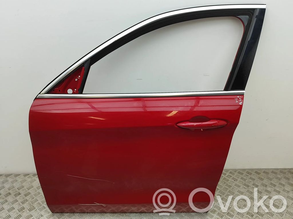 Alfa Romeo Stelvio Puerta delantera 