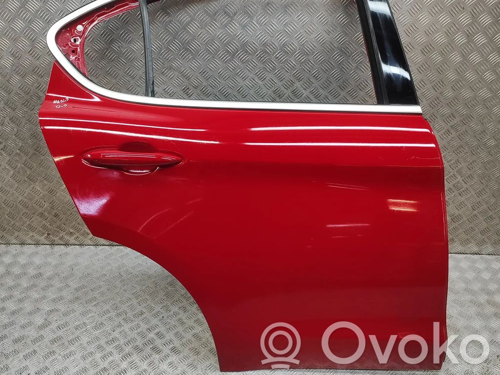 Alfa Romeo Stelvio Puerta trasera 