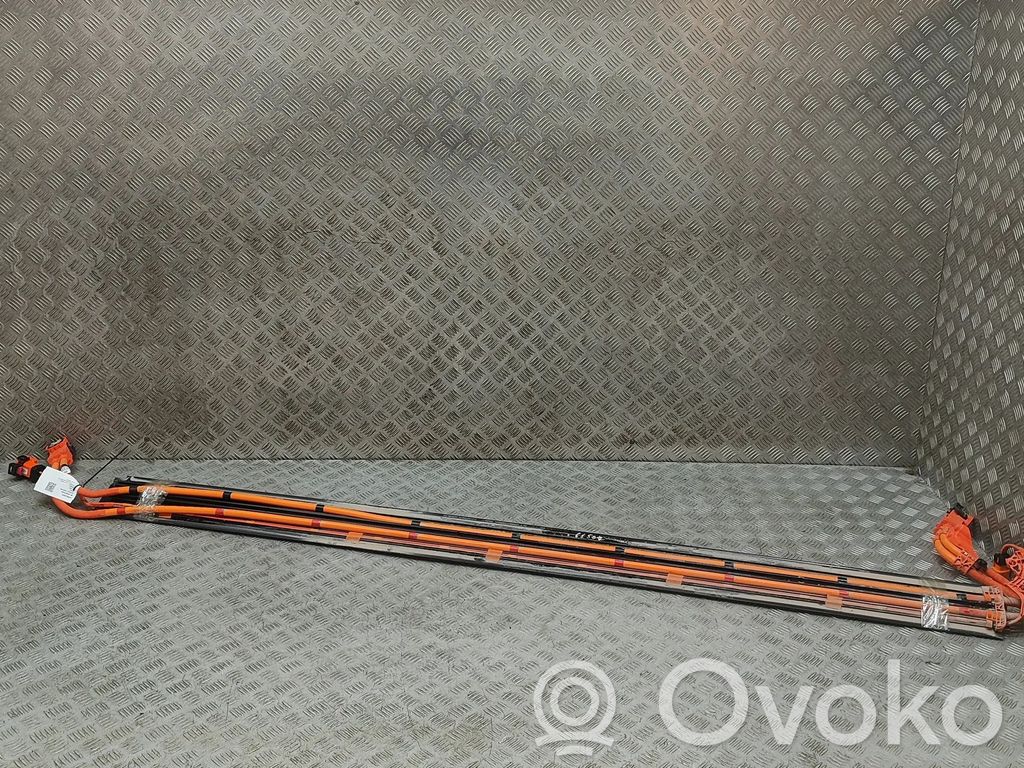 Tesla Model Y Juniper Muu johtosarja 