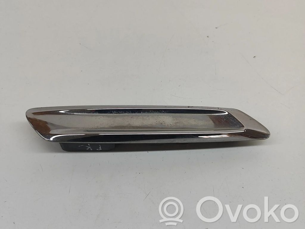 BMW 5 F10 F11 Grill / Wlot powietrza błotnika przedniego 