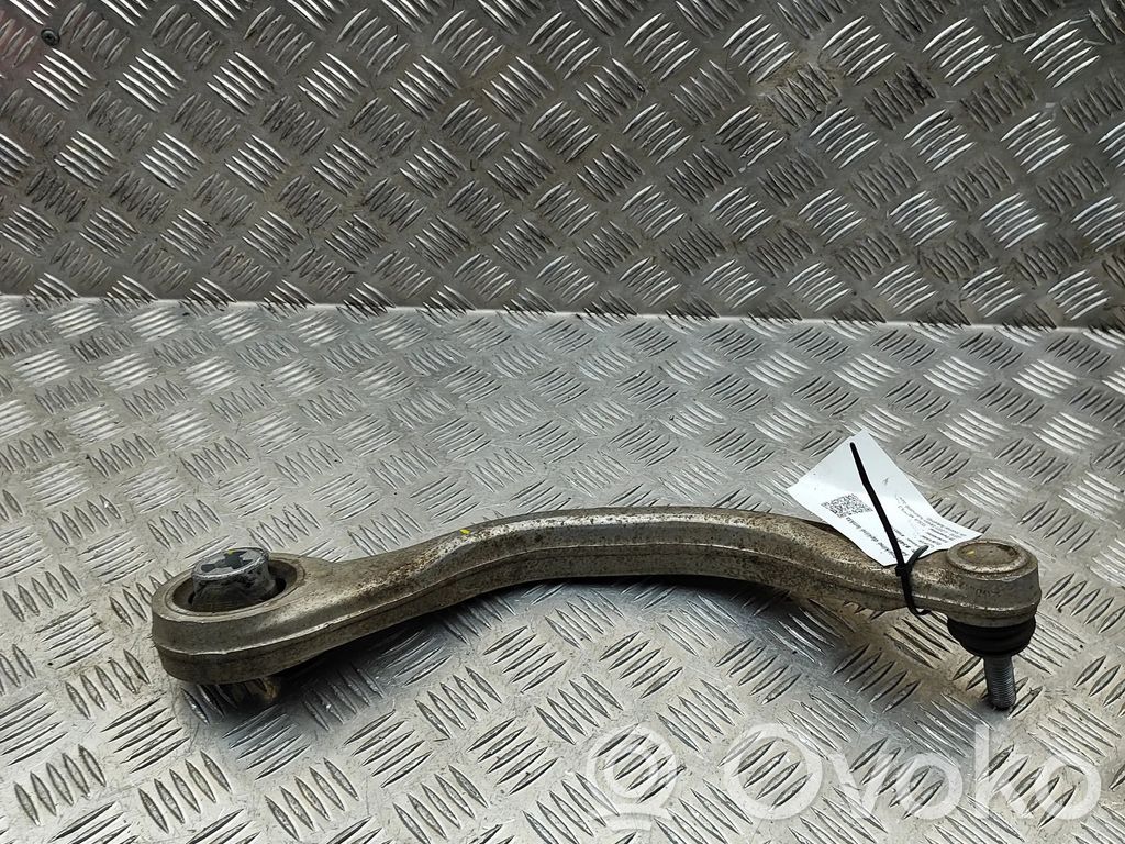 Tesla Model 3 Dakša 