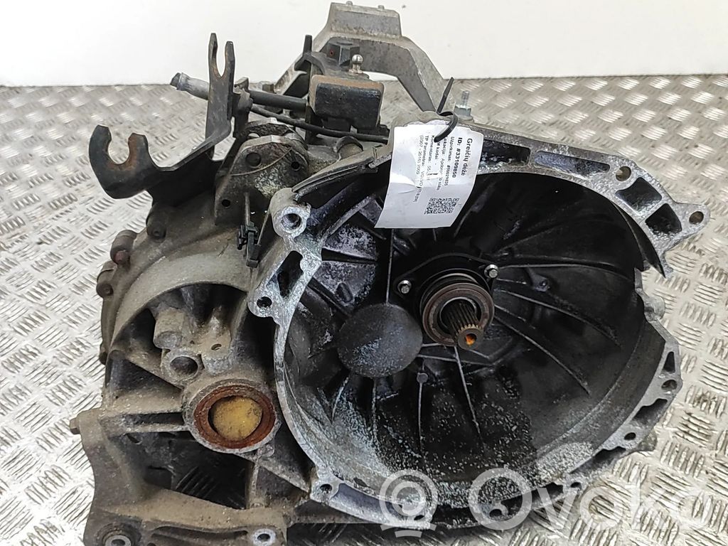 Volvo V70 Scatola del cambio manuale a 6 velocità 