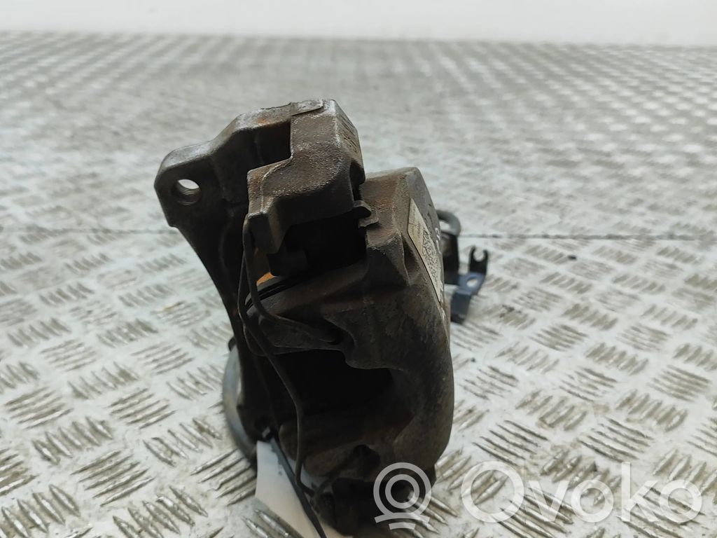 Audi A4 S4 B9 8W Etujarrusatula 