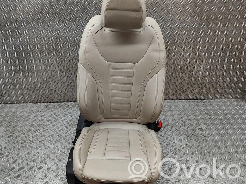 Audi A4 S4 B9 8W Fotel przedni pasażera 