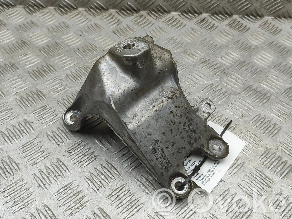 Porsche Macan (95B) Engine mounting bracket 
