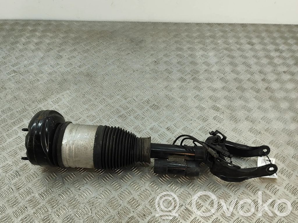 Przedni amortyzator zawieszenia pneumatycznego   A1673203604