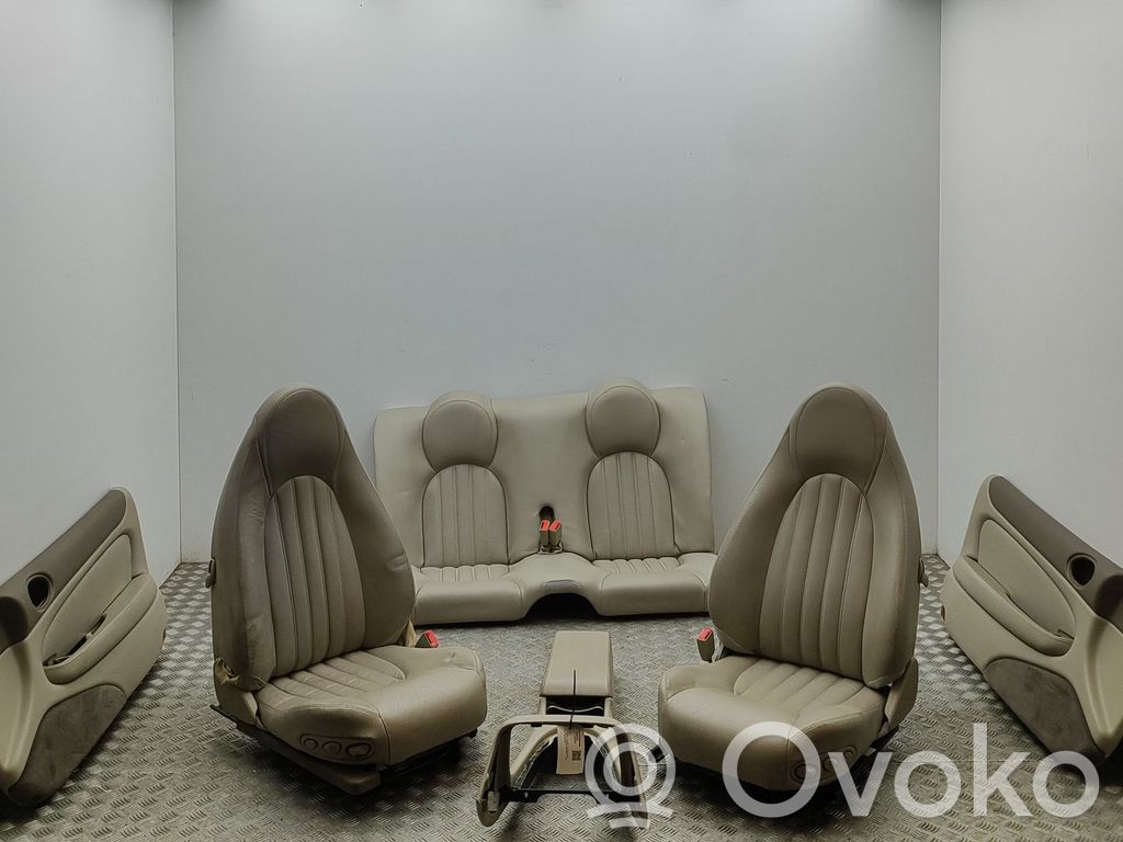 Jaguar XK8 - XKR Salono komplektas 