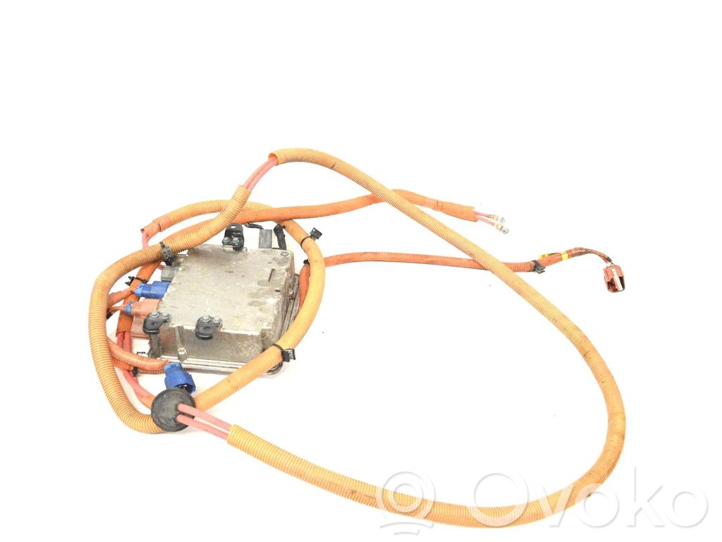 Inversor/convertidor de voltaje   102884300B
