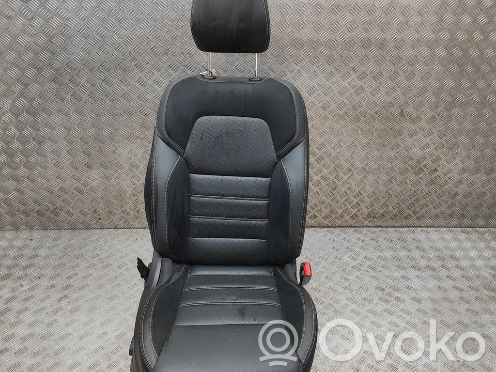 Renault Arkana Etumatkustajan istuin 