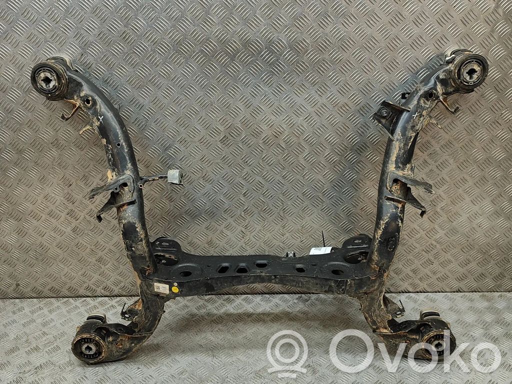Audi A5 Galinis traversas 