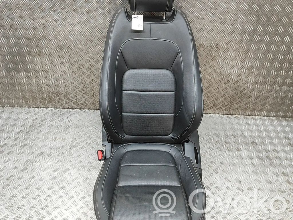 Jaguar XE Sedile anteriore del conducente 