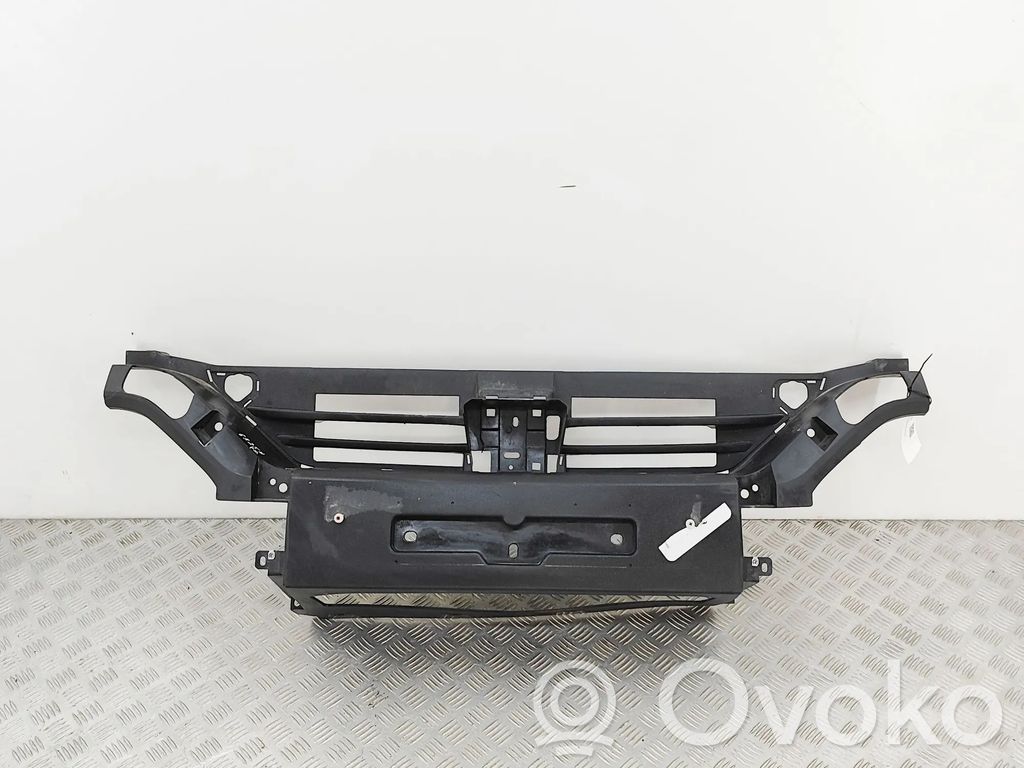 Iveco Daily 6th gen Borde del parachoques delantero 