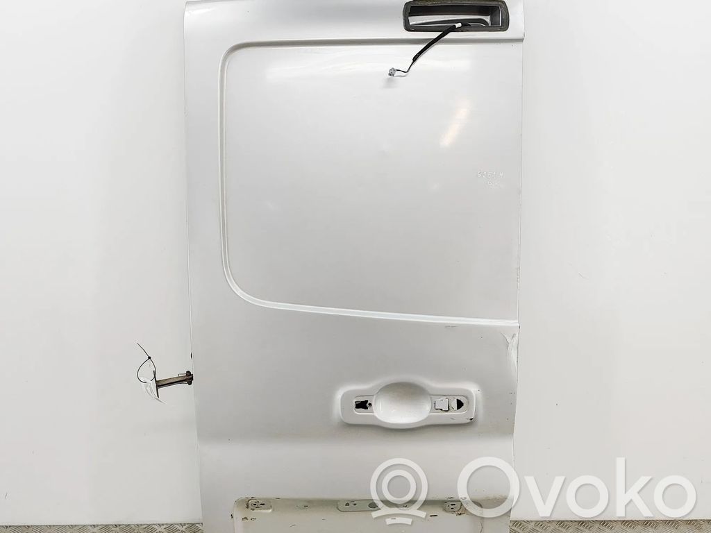 Opel Vivaro Puerta trasera 