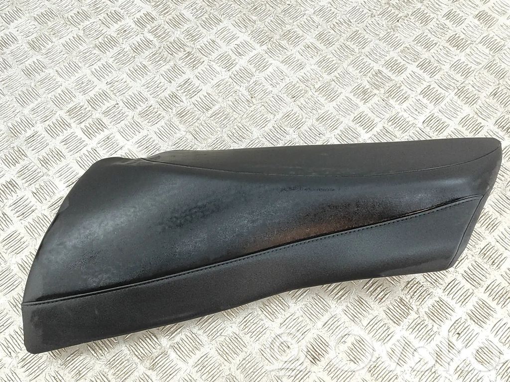 Tesla Model 3 Moldura inferior lateral del asiento trasero 