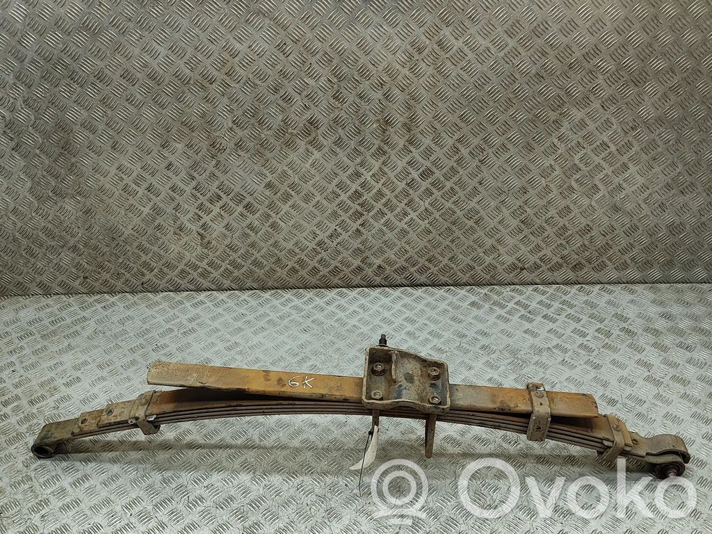 Mitsubishi L200 Resor tylny