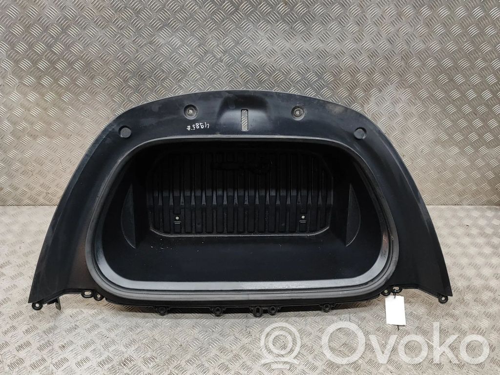 Tesla Model Y Kita kėbulo dalis 